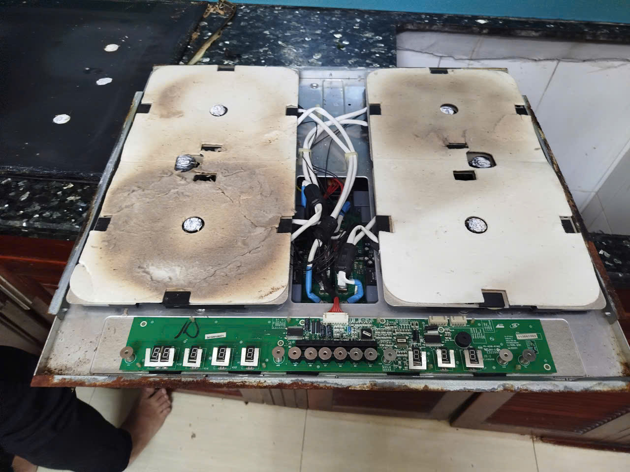 Bếp từ Đức báo lỗi E6