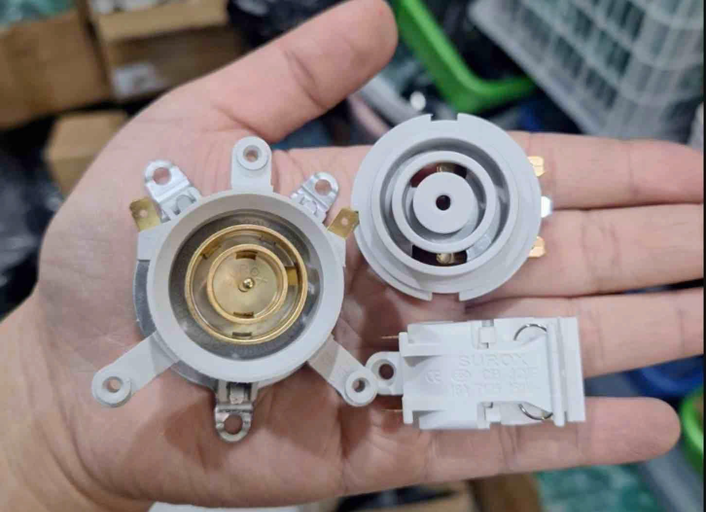 Đủ 3 món Trắng tốt Mã #4 - Chân ấm + chân đế + công tắc ấm siêu tốc [Trắng chịu Nhiệt Cao]